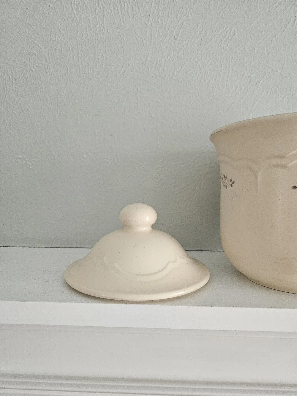 Vintage/Y2K Pfaltzgraff Remembrance Floral Stoneware Canister Jar With Lid